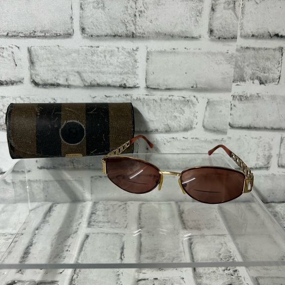 Vintage Fendi Sunglasses Made in Italy 130 Gold Black 90S - Picture 3 of 10